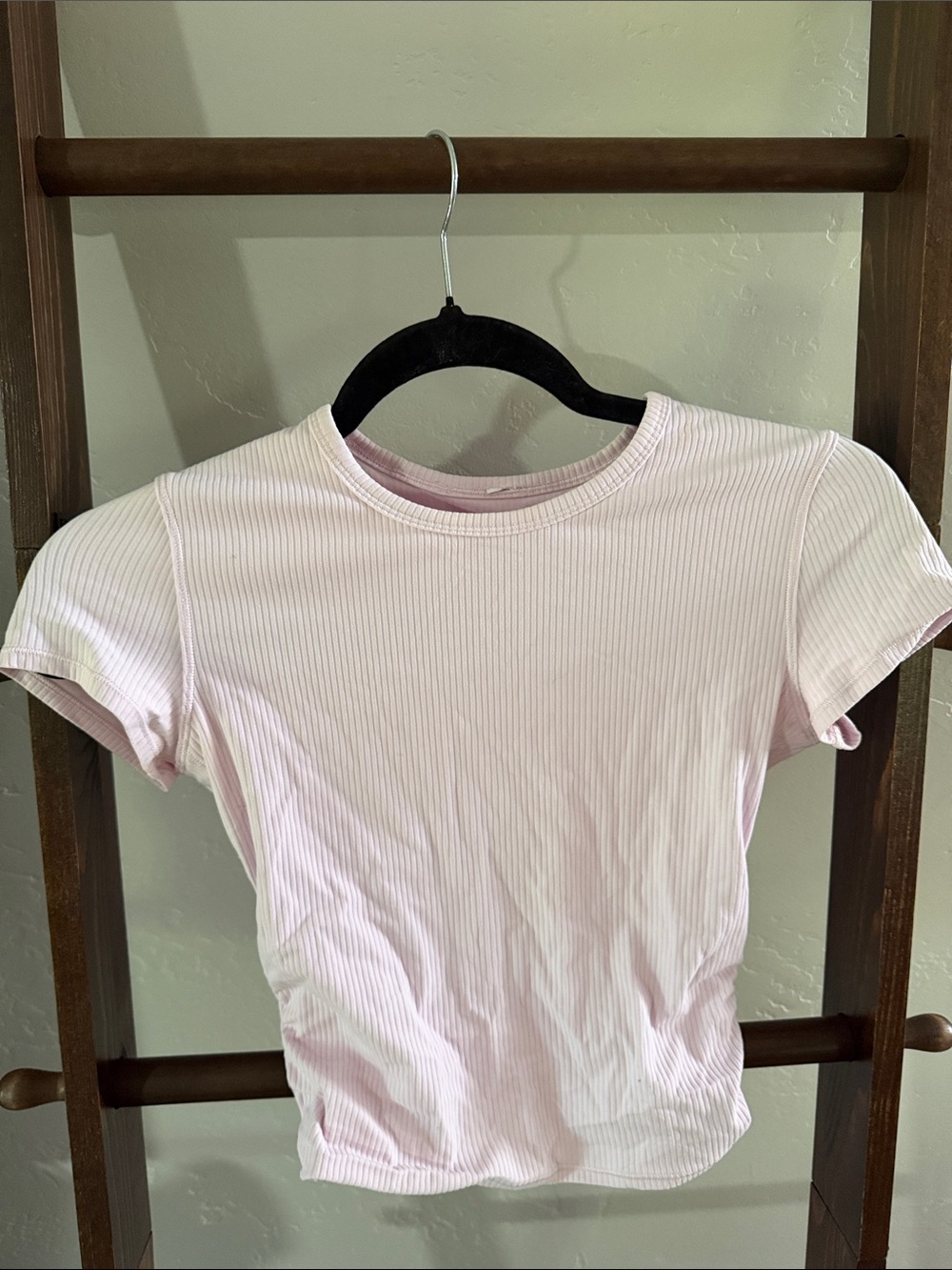 Lululemon light pink ribbed short sleeve crewneck top women’s size small